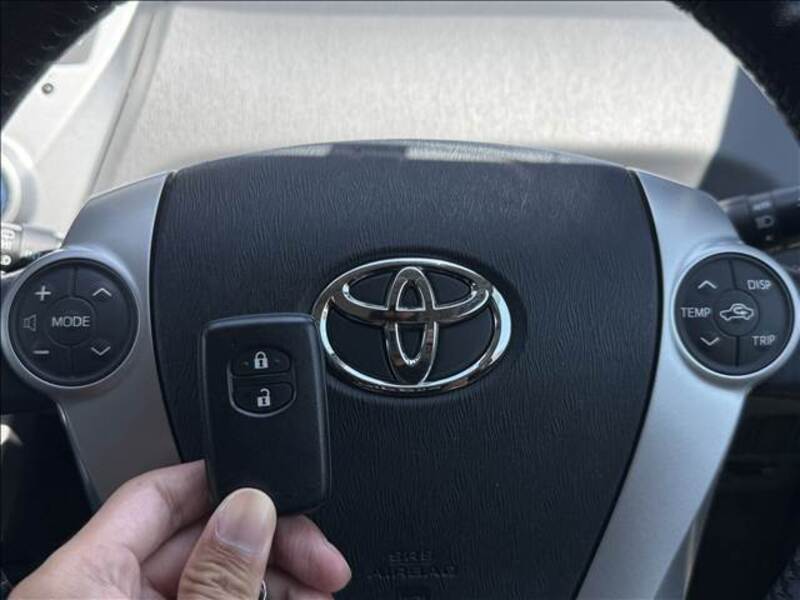 PRIUS ALPHA
