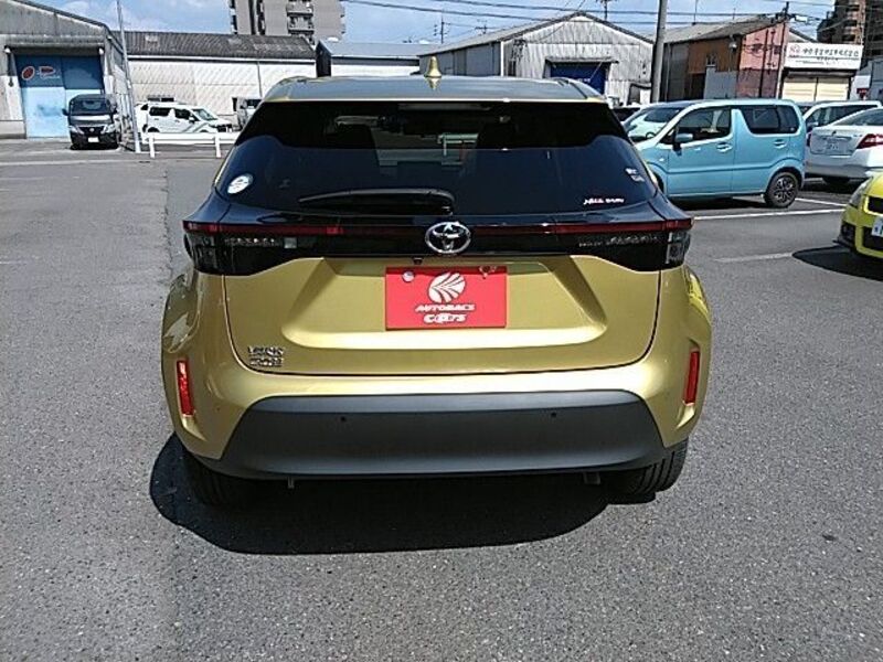 YARIS CROSS