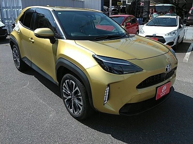 YARIS CROSS