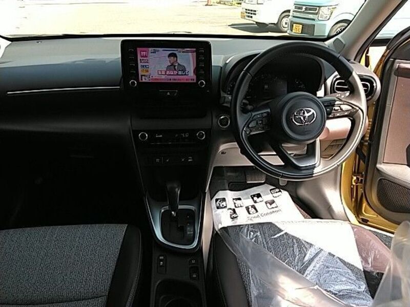 YARIS CROSS
