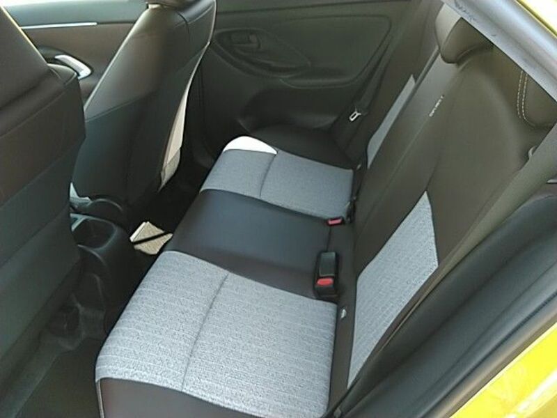 YARIS CROSS