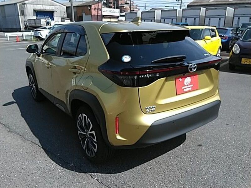 YARIS CROSS