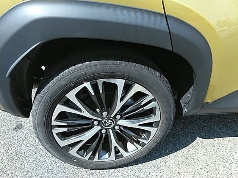 YARIS CROSS