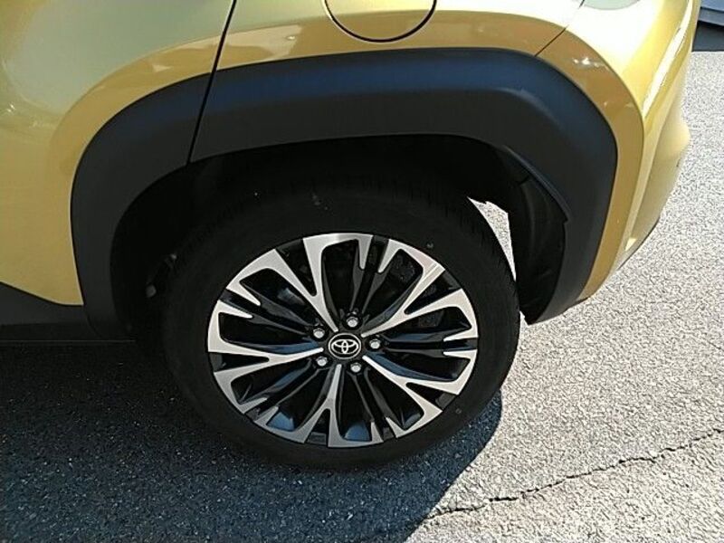 YARIS CROSS
