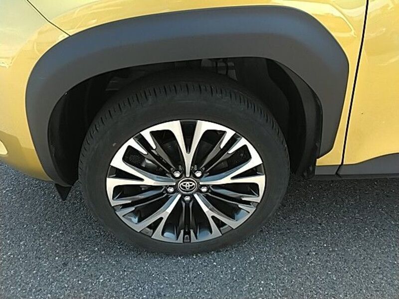 YARIS CROSS