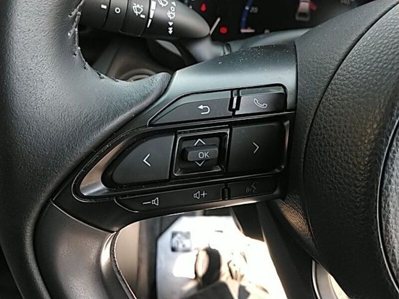 YARIS CROSS