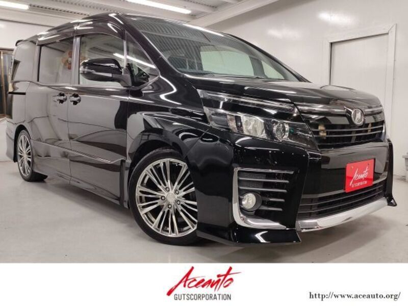 TOYOTA VOXY