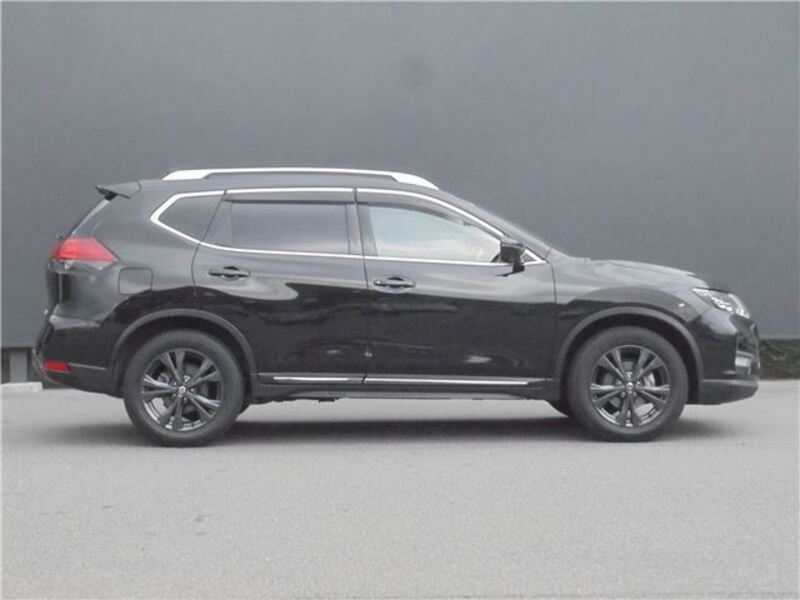X-TRAIL