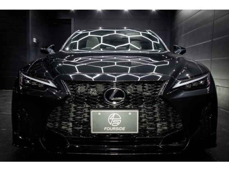LEXUS IS