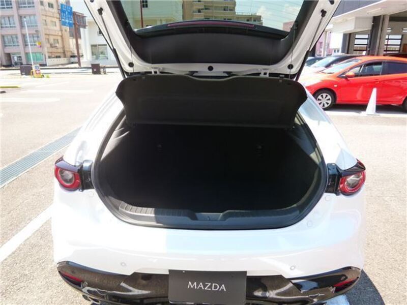 MAZDA3