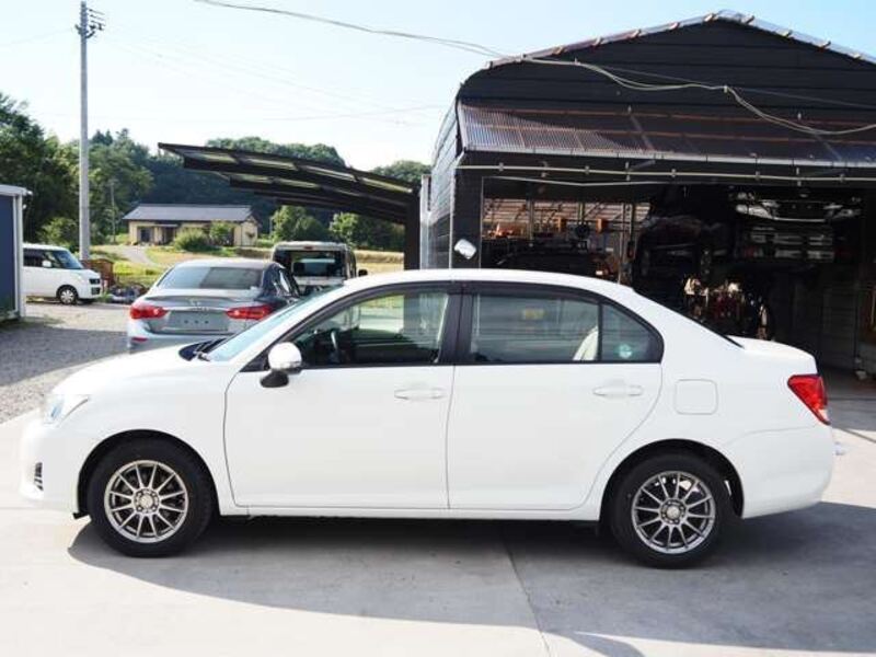 COROLLA AXIO