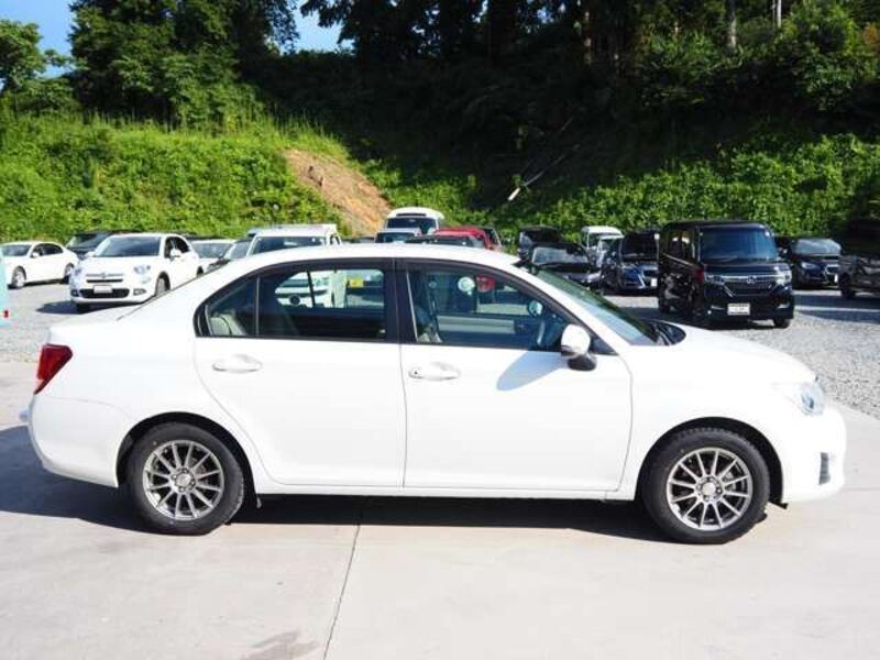 COROLLA AXIO