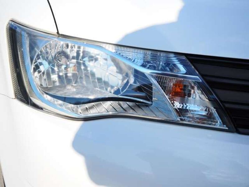 COROLLA AXIO