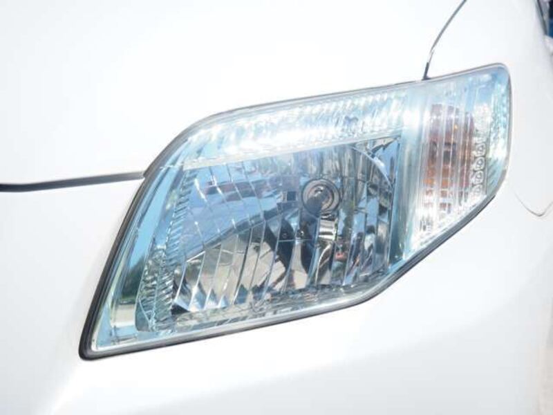 COROLLA AXIO