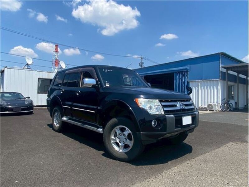 MITSUBISHI PAJERO