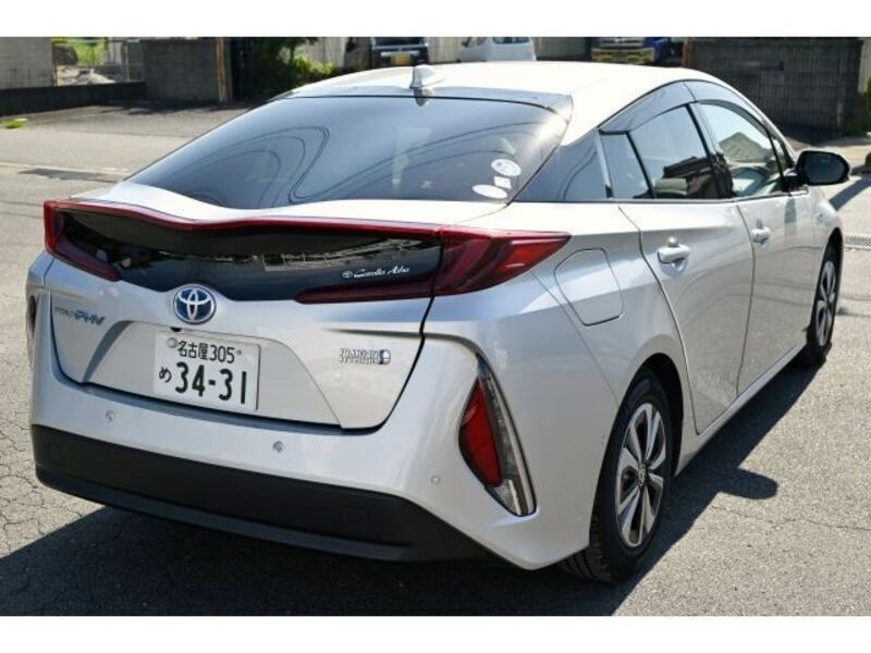 PRIUS PHV