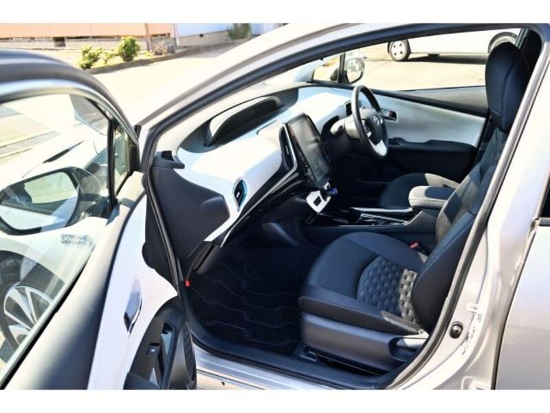 PRIUS PHV