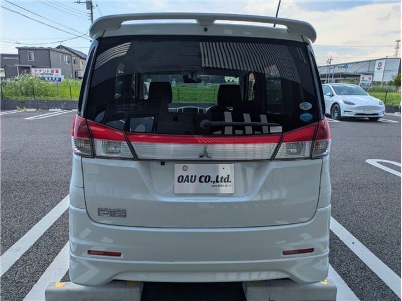 DELICA D2