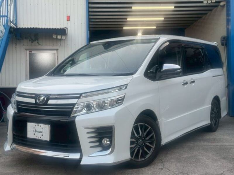 TOYOTA VOXY