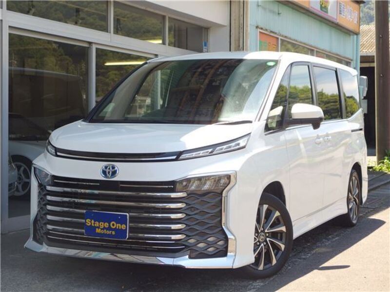 TOYOTA VOXY