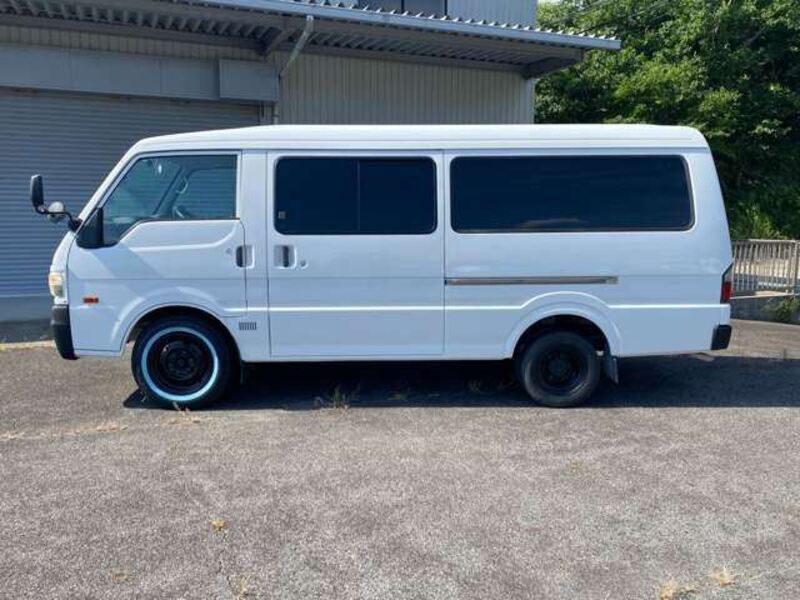 BONGO BRAWNY VAN