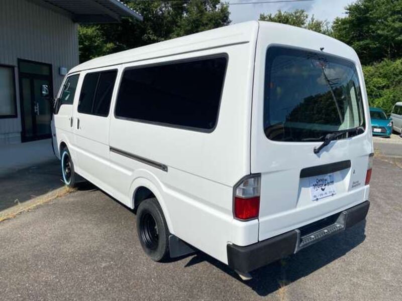 BONGO BRAWNY VAN