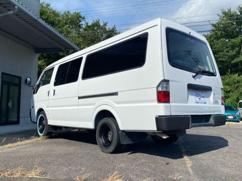 BONGO BRAWNY VAN