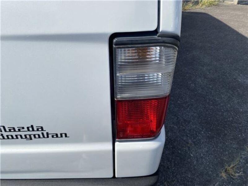 BONGO BRAWNY VAN