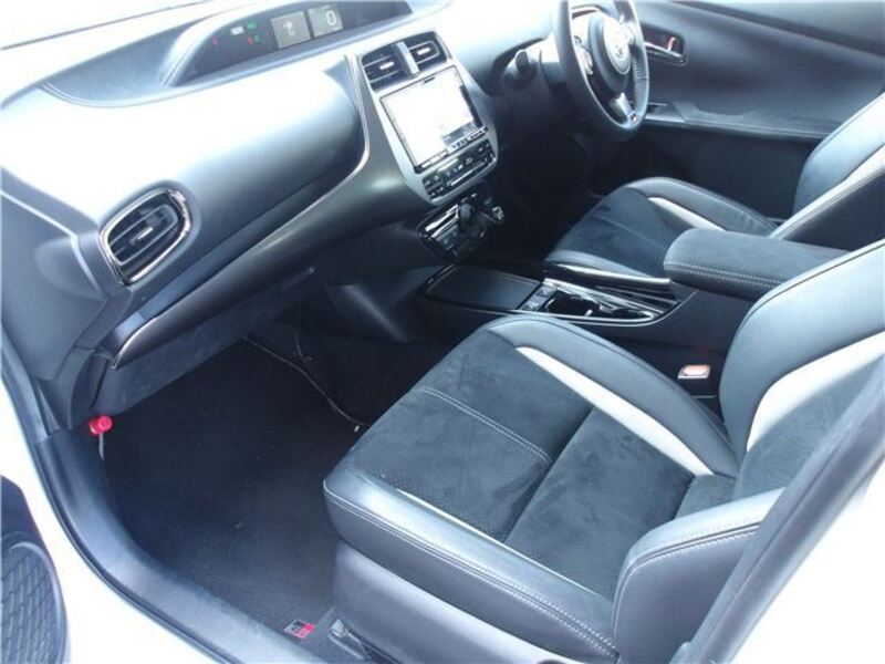 PRIUS PHV