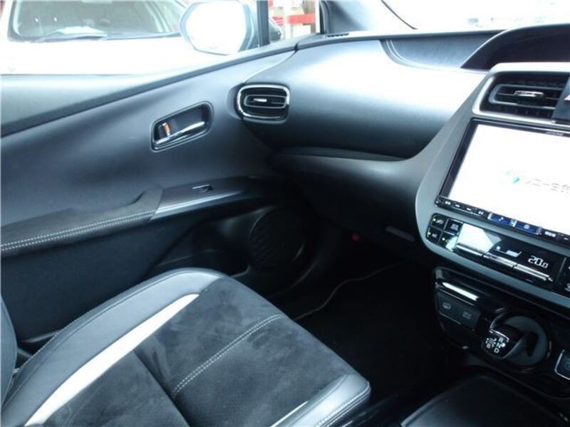 PRIUS PHV