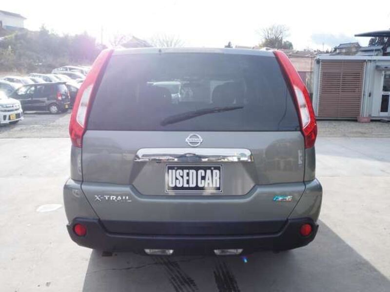 X-TRAIL