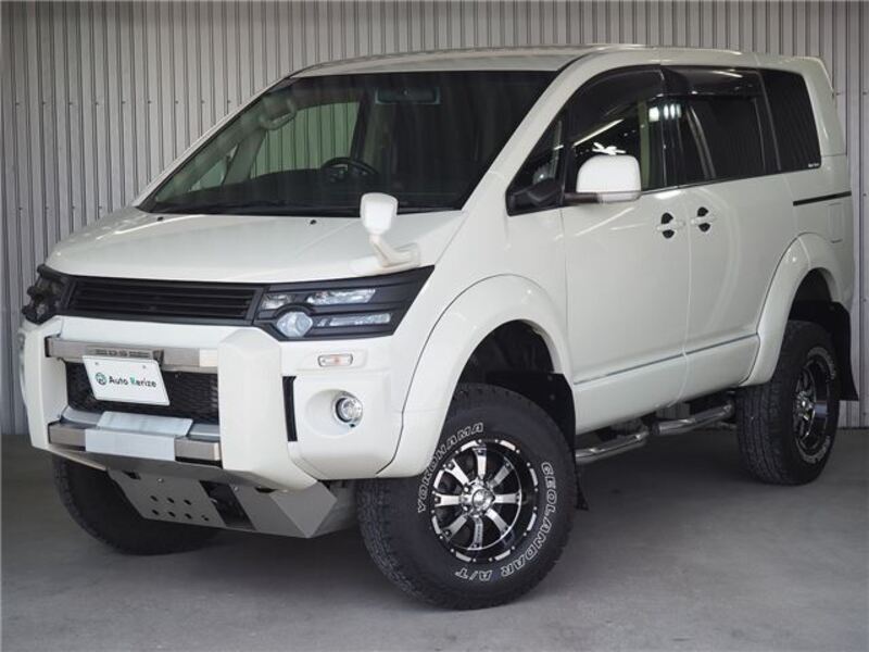 MITSUBISHI DELICA D5