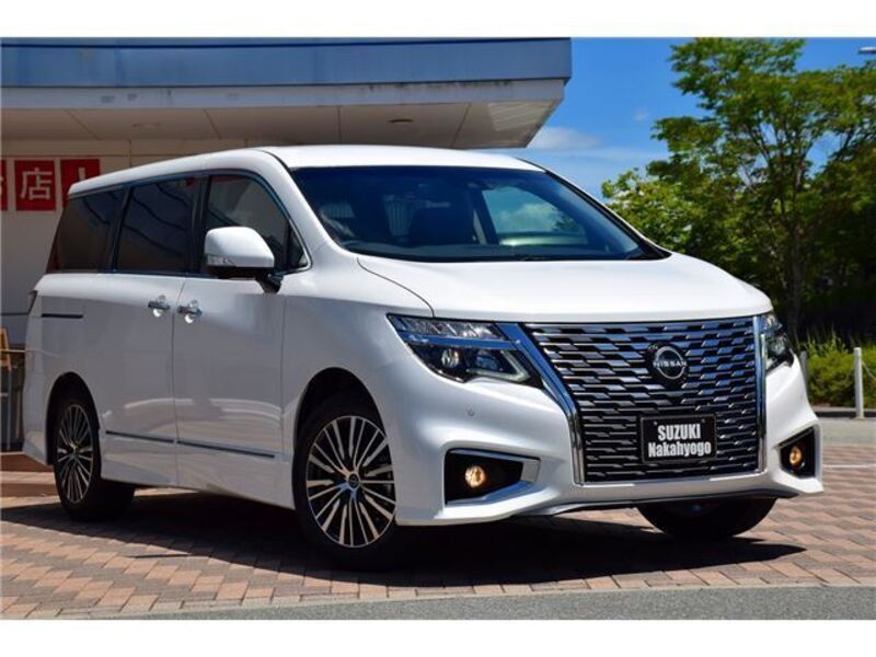 NISSAN ELGRAND