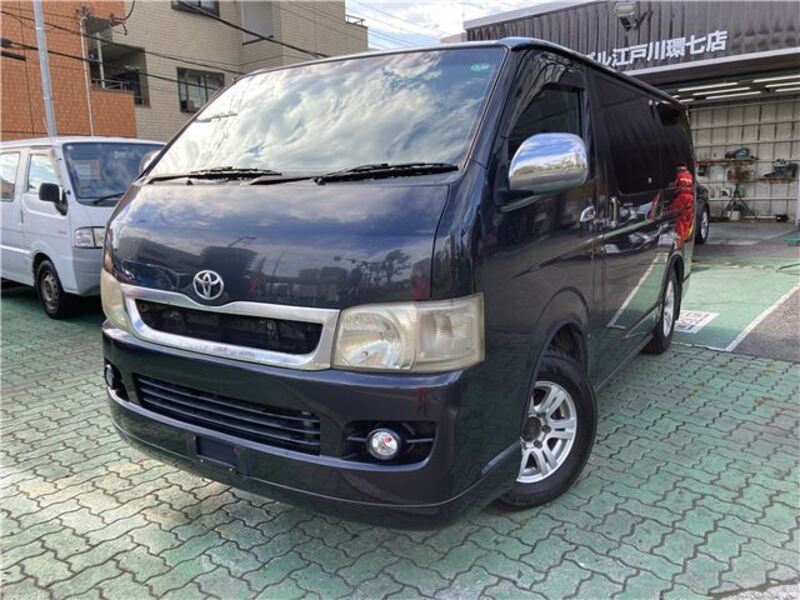 TOYOTA HIACE