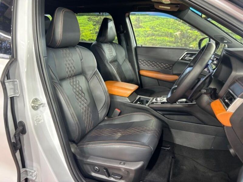 OUTLANDER PHEV