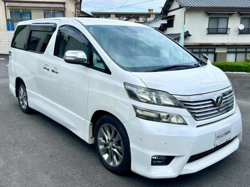 TOYOTA VELLFIRE