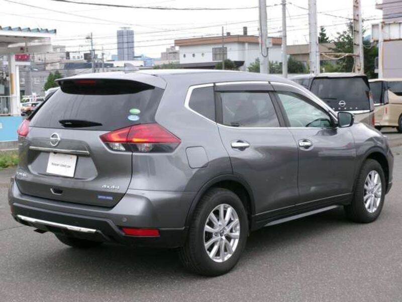 X-TRAIL