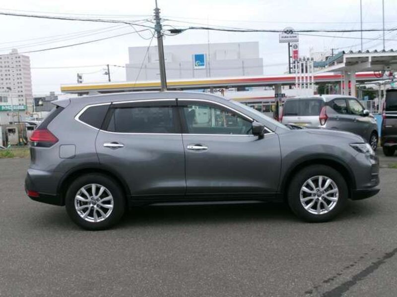X-TRAIL