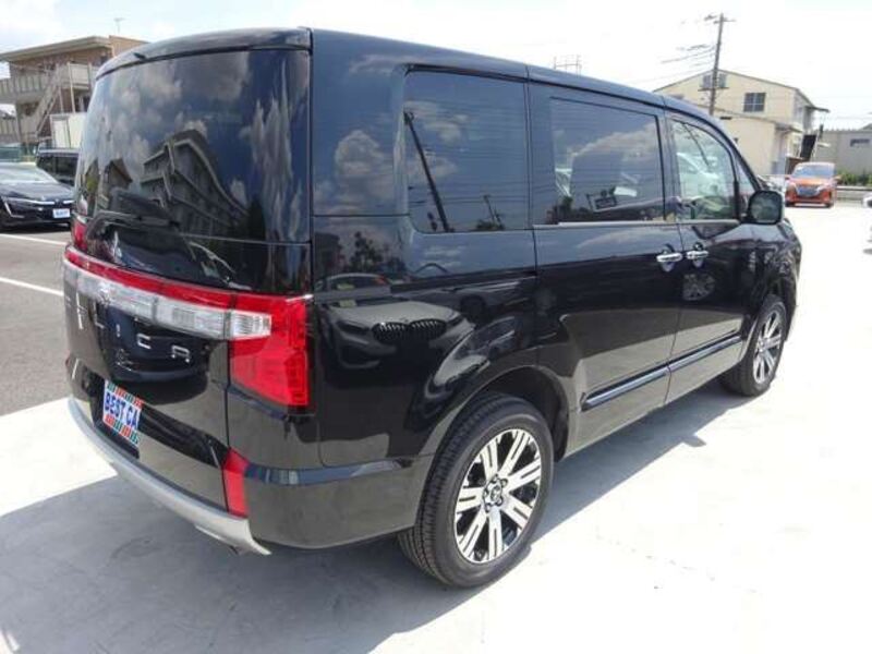 DELICA D5