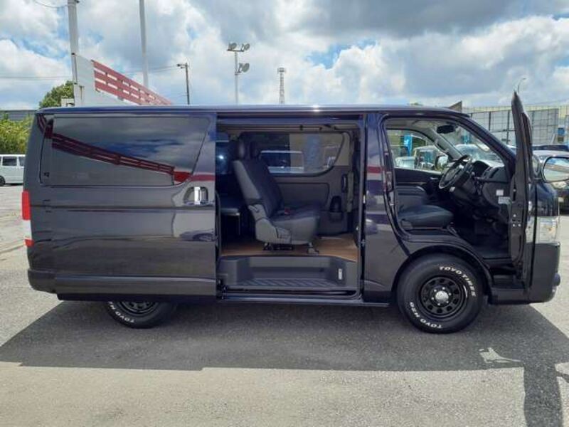 HIACE VAN