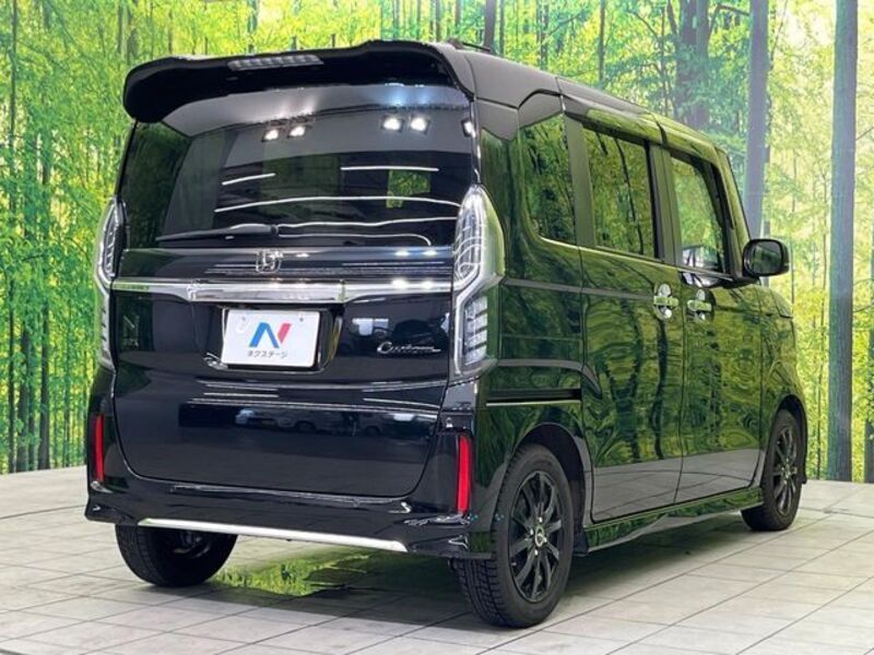 N BOX CUSTOM