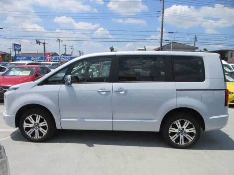 DELICA D5