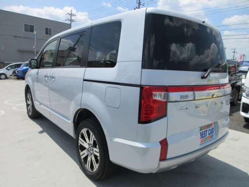 DELICA D5