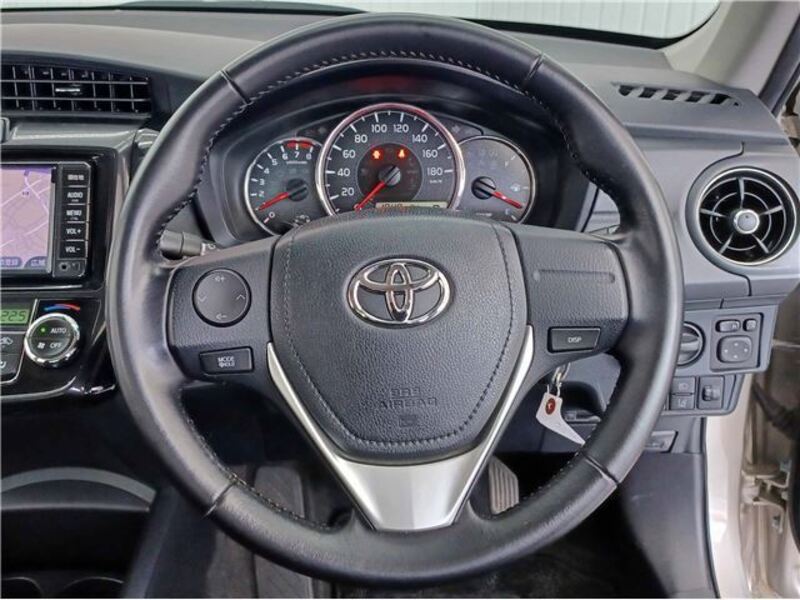 COROLLA AXIO