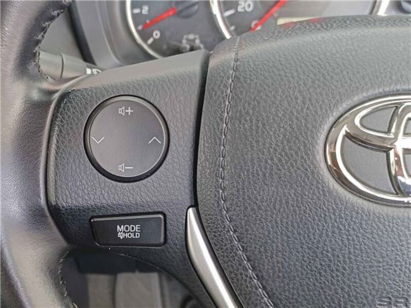 COROLLA AXIO