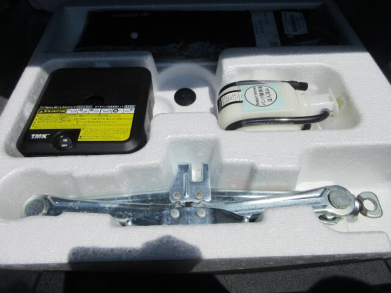 COROLLA AXIO