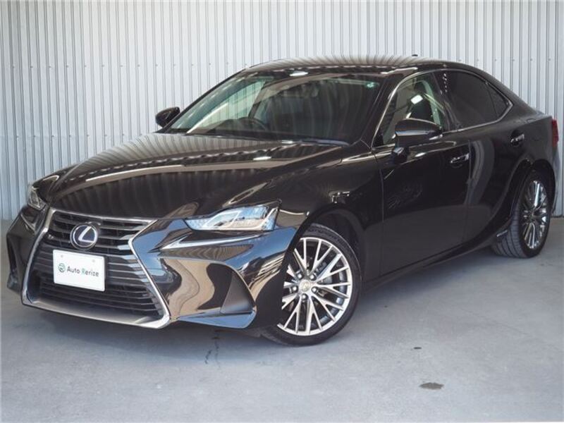 LEXUS IS