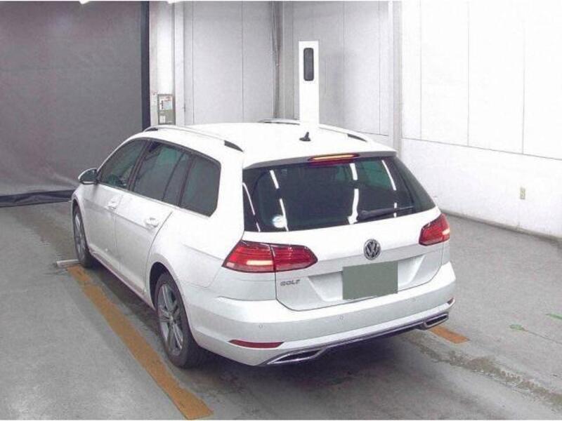 GOLF VARIANT