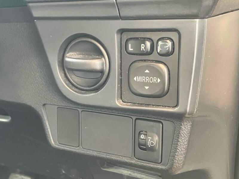 COROLLA AXIO