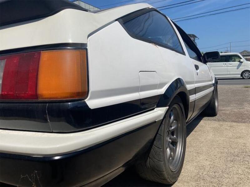 COROLLA LEVIN